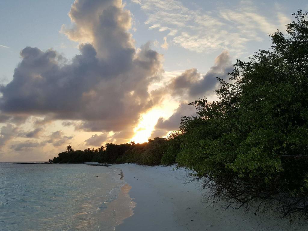 Fulhadhoo Inn Экстерьер фото
